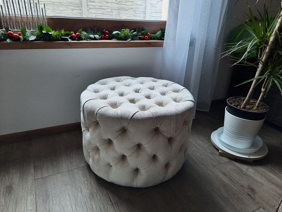 Oryginalna pufa  Chesterfield. Materiał z UK