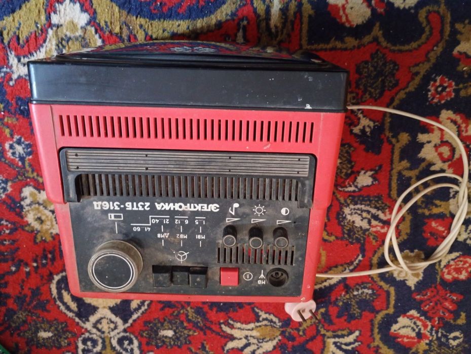 Телевізор переносний Электроника 23ТБ-316Д робочий