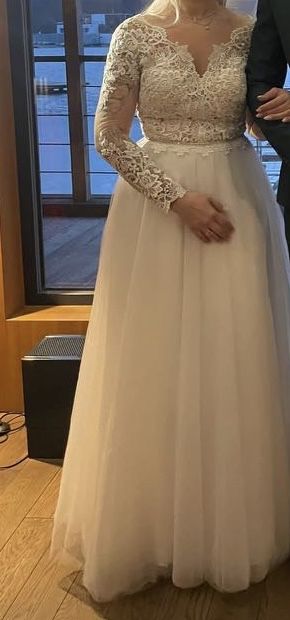 Suknia Ślubna rozniar 36 kolor Ivory