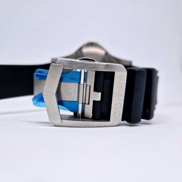 Corum Admirals Cup Legend 411.100.04