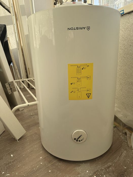 Продам бойлер Ariston