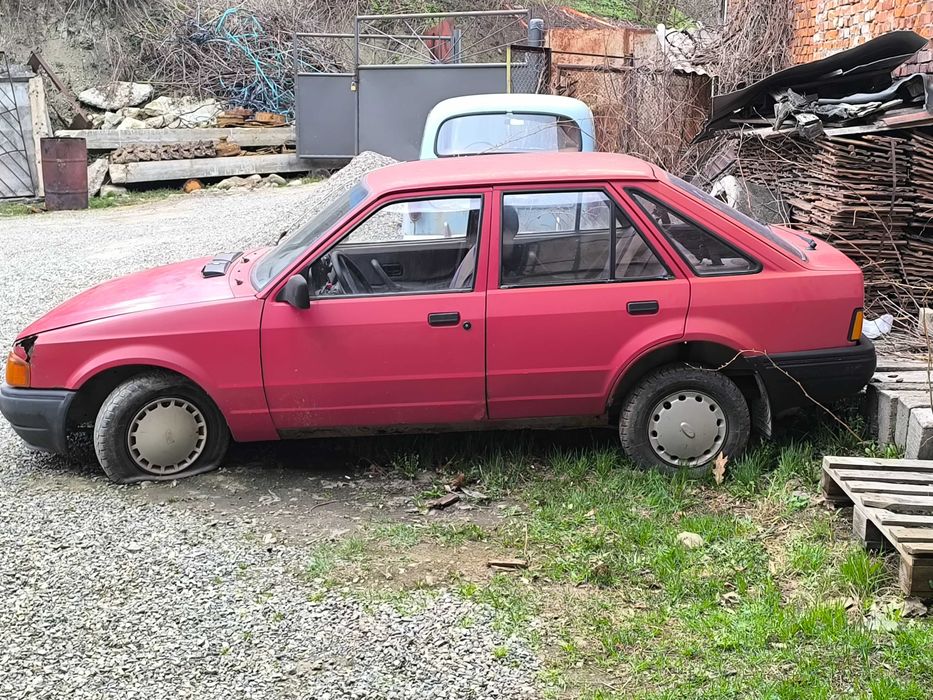 Продам Ford Escort , запчастини або відновлення