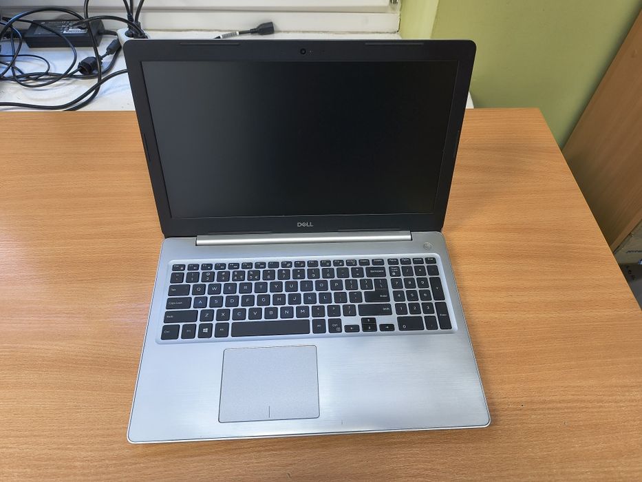 Laptop do gier Dell Inspiron 5570 i5/16GB/500 SSD/Radeon 530 4GB