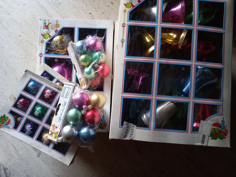 Bolas de Natal e Sinos vintage
