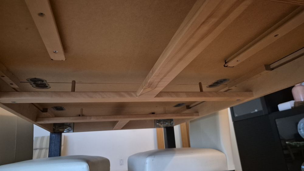 Mesa Extensível IKEA Bjursta 140–180 cm | Elegante e Funcional