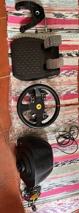 Volante Thrustmaster T300 ferrari edition + Mamba stand