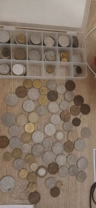 Moedas e selos , 20€ tudo