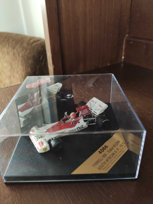 Carro Colecção 1:43 QUARTZO 4066 F1 Tyrrel 004 Eddie Keizan #26 1973