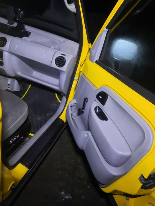 Рено Кенго в гарному стані