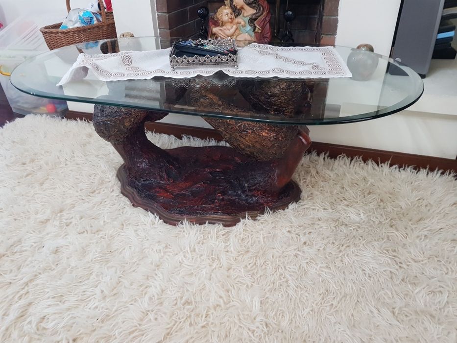 Mesa de centro com tampo em vidro