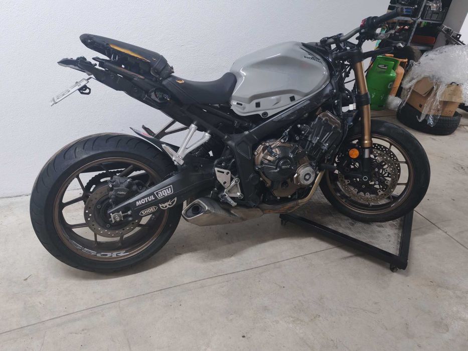 Honda CB 650r acidentada