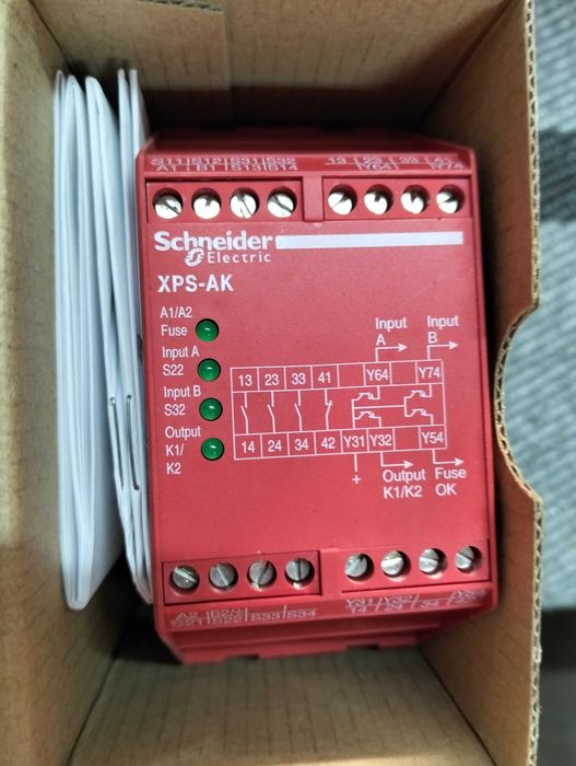 Relé de segurança XPSAK371144