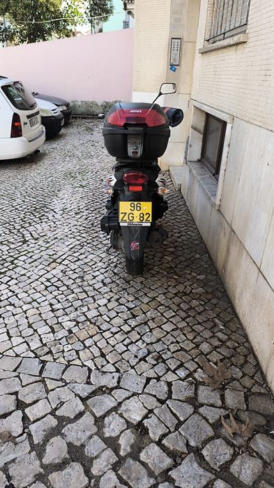 Scooter 50cc – Económica, Prática e Pronta a Andar