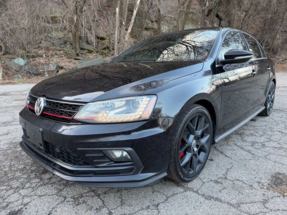 Volkswagen Jetta GLI      2017