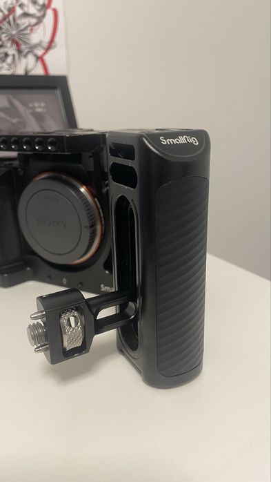 Sony a7 III body + клітка, бокова ручка і затискач hdmi SmallRig