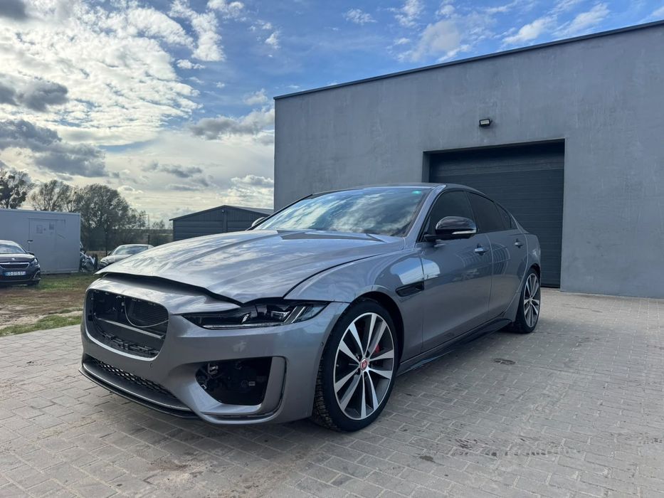 Jaguar XE