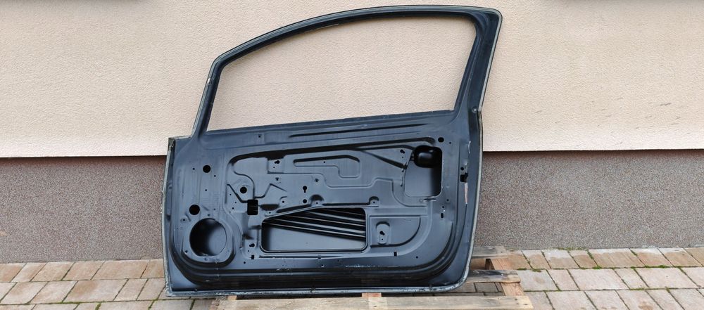 Corsa E 3d 3-drzwiowa, sprzedam nowe drzwi, str prawa, od pasażera
