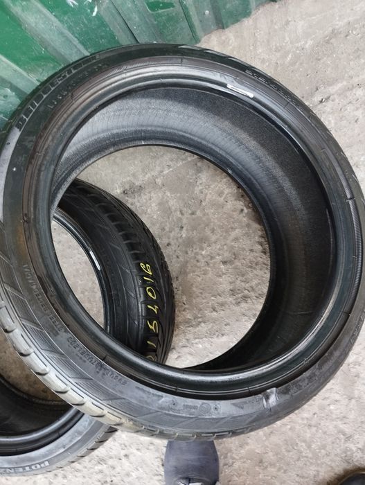 Пара літніх шин Bridgestone 215/40/16