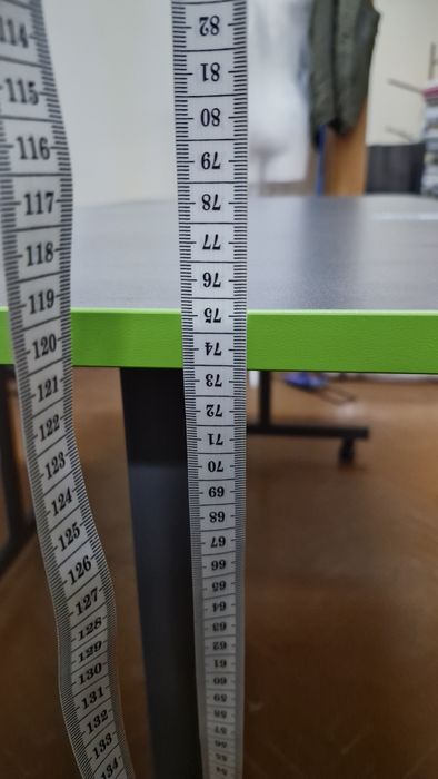 Стіл розбірний (ДСП Swisspan  18мм)на колесах