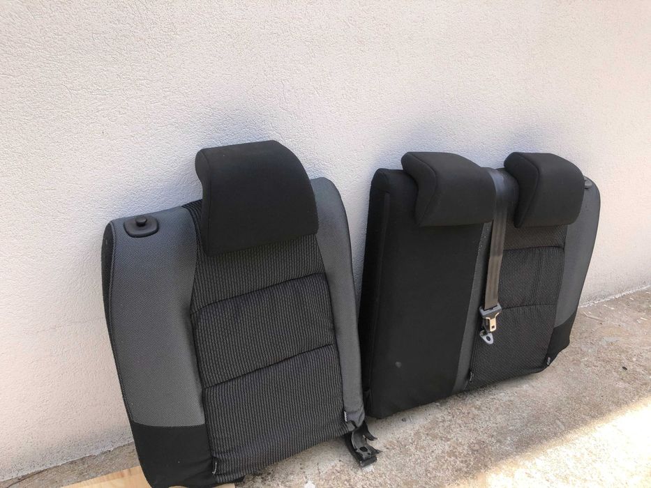 Encostos/Bancos traseiros Peugeot 207 em bom estado