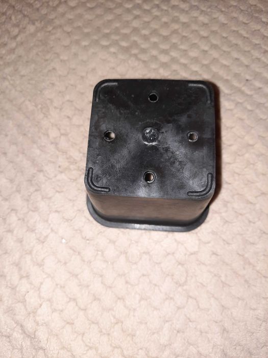 Doniczka do rozsad - nowa !! Cena za 100 szt..