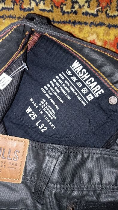 Джинси скіні з напиленням.