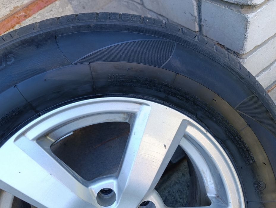 Комплект коліс 4 шт. R15 5x114.3 титанові диски та практично нова гума