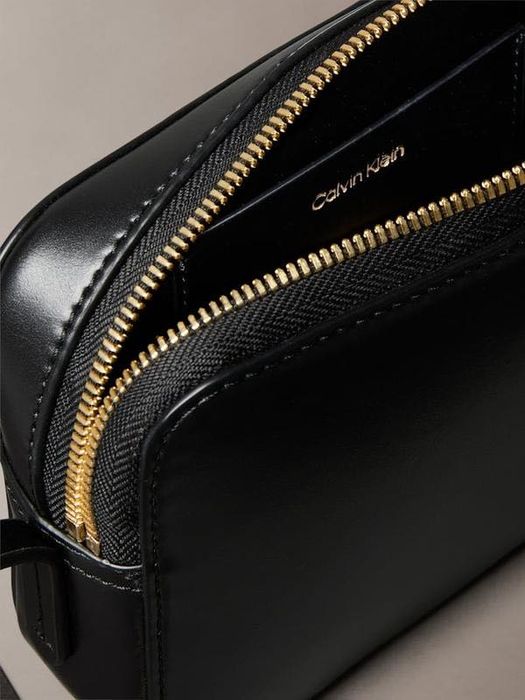 Сумка Крос-боді Calvin Klein Monogram Logo Hardware Camera Bag