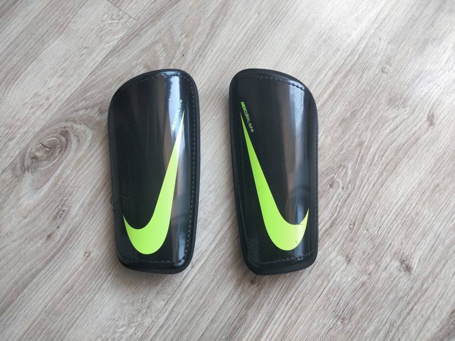 Ochraniacze NIKE piłka nożna