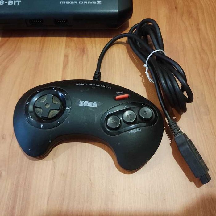 Sega Mega Drive II 16-BIT com comando sem cabos nem transformador