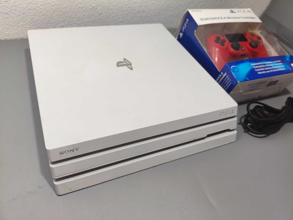 Playstation 4 Pro Branca