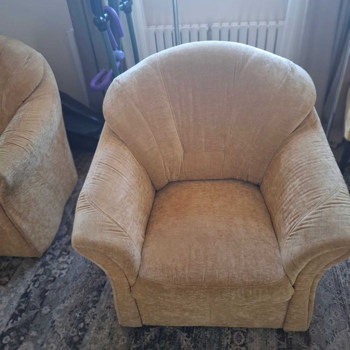 Wygodne fotele welurowe