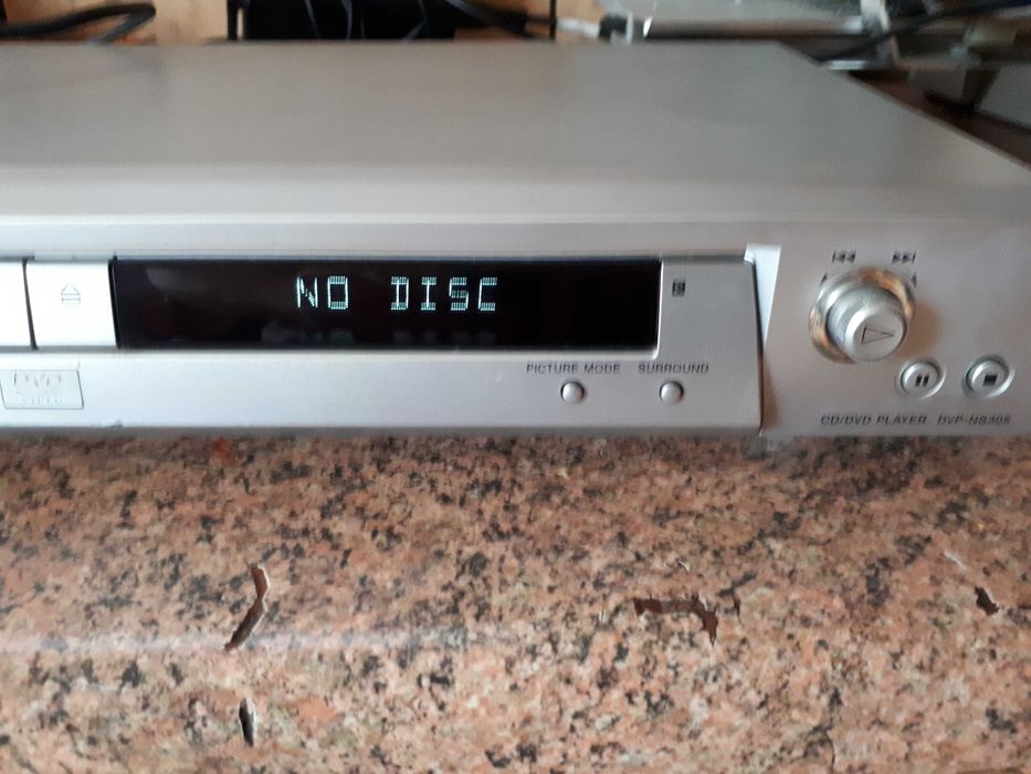 Odtwarzacz CD/DVD Sony DVP-NS305