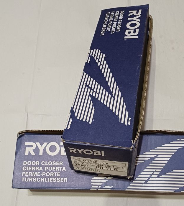 Доводчик двери RYOBI D-2550 до 80кг серый.