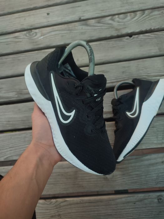 Кросівки Nike Renew Run 2,39 розмір,24.5-25 см по устілці