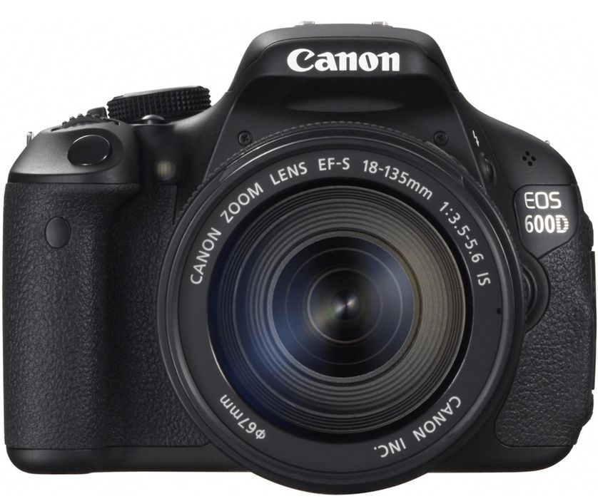 Цифрова фотокамера EOS 600D