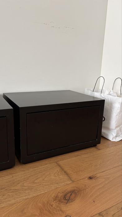 Mesinha de cabeceira Ikea