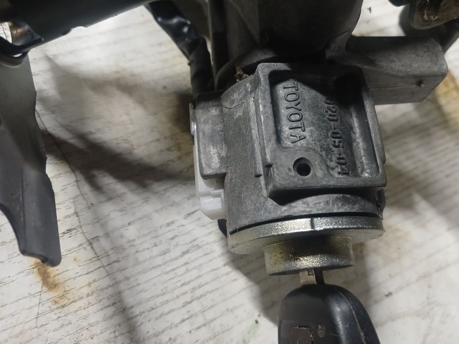 Замок запалення зажигания Toyota Avensls T25 03-08