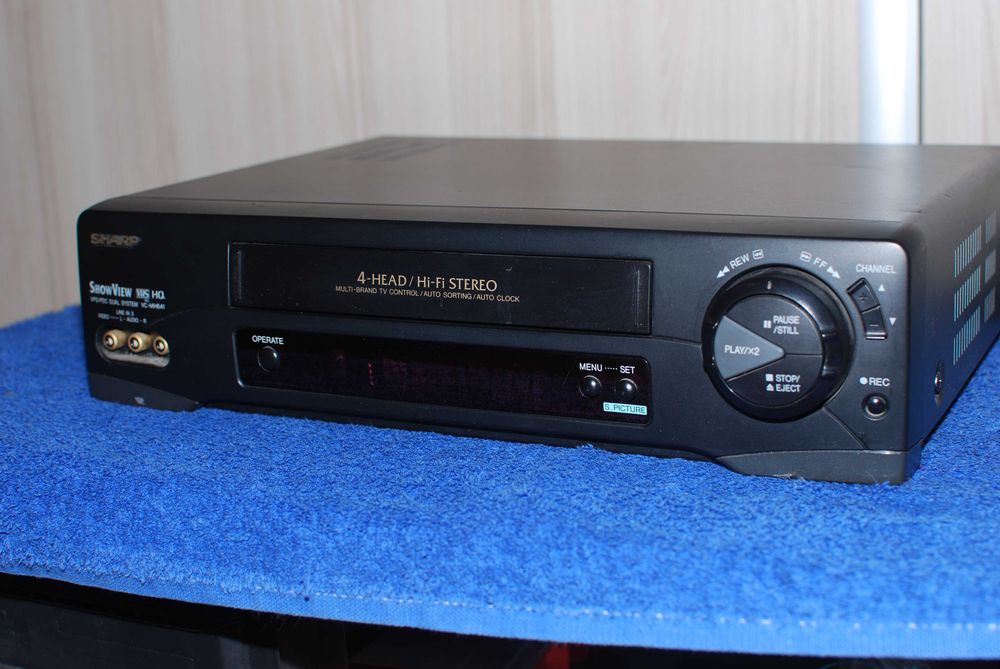 Magnetowid na kasety VHS Sharp 4 głowic Stereo HiFi