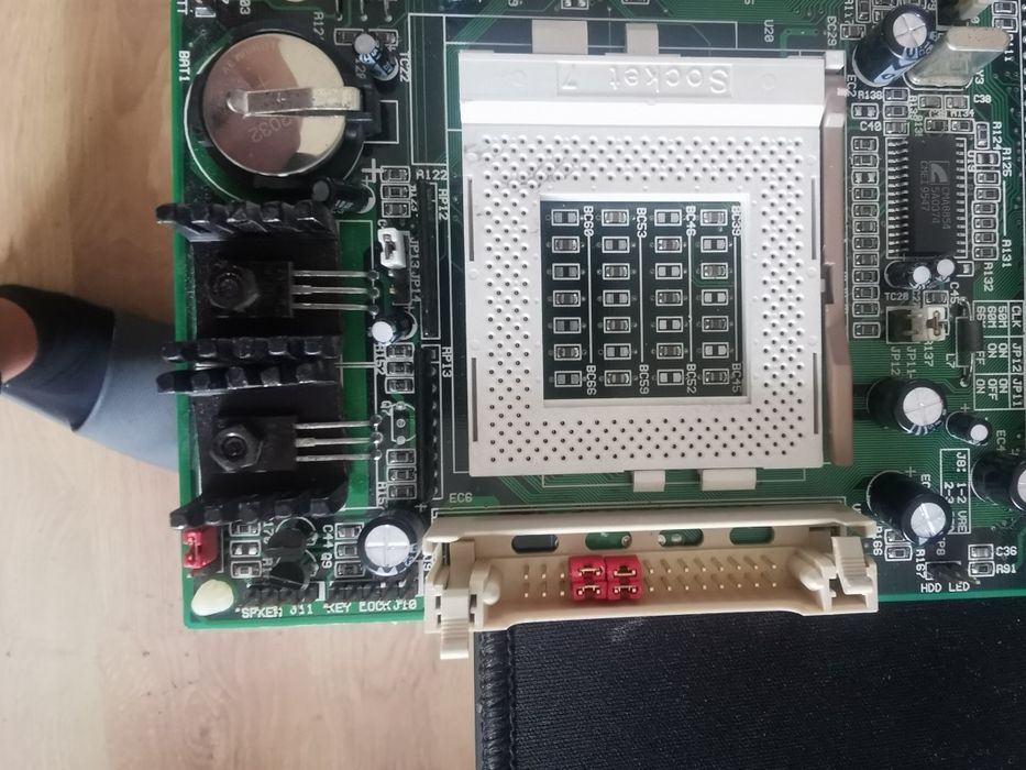 Motherboard socket 7514244885727170564
