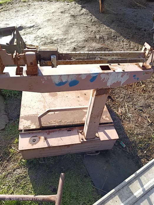 Ваги механічні на 1000 кг, в гарному стані