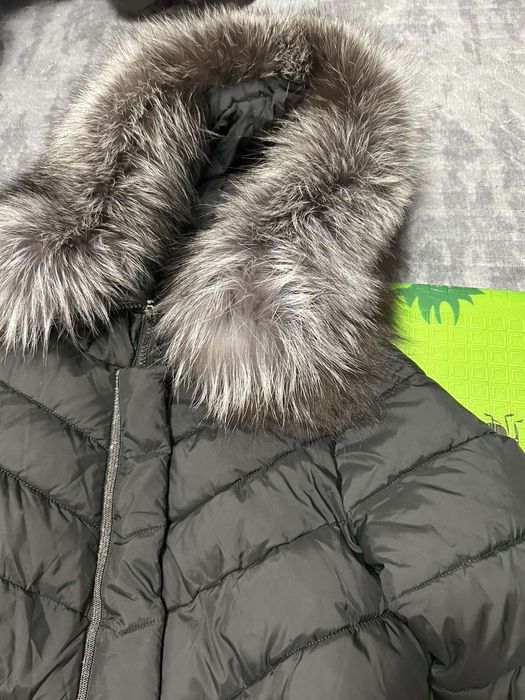 Продам пальто з натуральним воротником