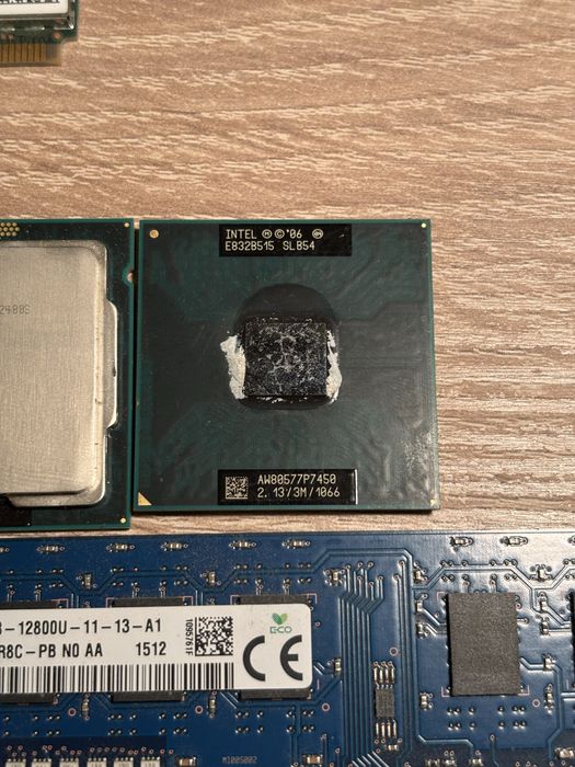 podzespoły komputerowe – procesory, pamięci RAM, dyski, karta WiFi