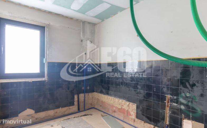 Moradia T9 com Amplo Terreno em Avanca