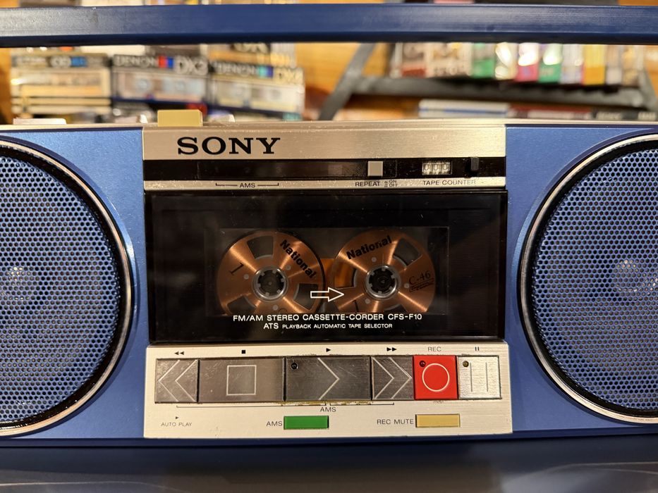 Продам магнитолу Sony CFS-F10