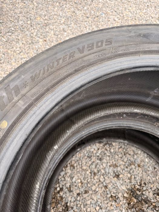 Opony zimowe Yokohama BluEarth 295/40 R21