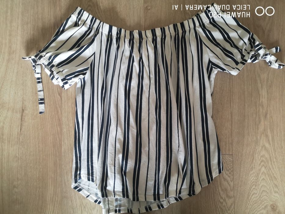 Bluzka paski odkryte ramiona HM rozm. S