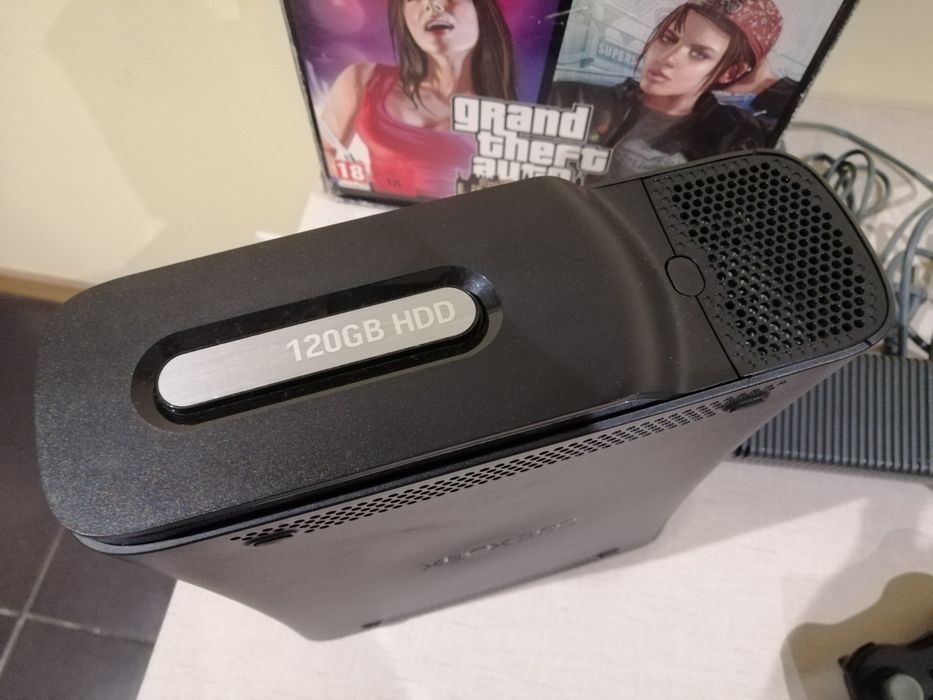 Xbox 360 elite em caixa