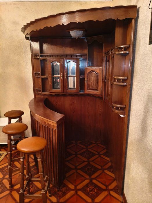 Bar sala em bom estado geral