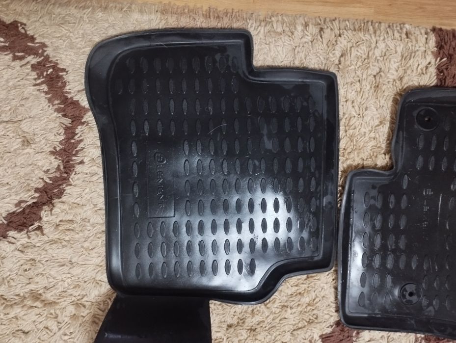 Коврики для автомобіля.